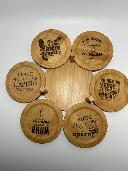 Set de 6 Sous-Verres ø10cm en Bambou Gravés “Apéro Humour” avec Plateau Décoratif ø 12,5cm